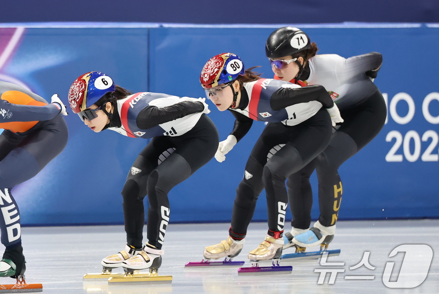 (밀라노=뉴스1) 김진환 기자 = 쇼트트랙 김길리와 노도희가 16일(현지시간) 이탈리아 밀라노 아이스스케이팅 아레나에서 열린 2026 밀라노·코르티나담페초 동계올림픽 쇼트트랙 여자 …