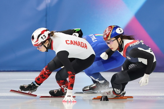 최민정, 빈 틈 포착