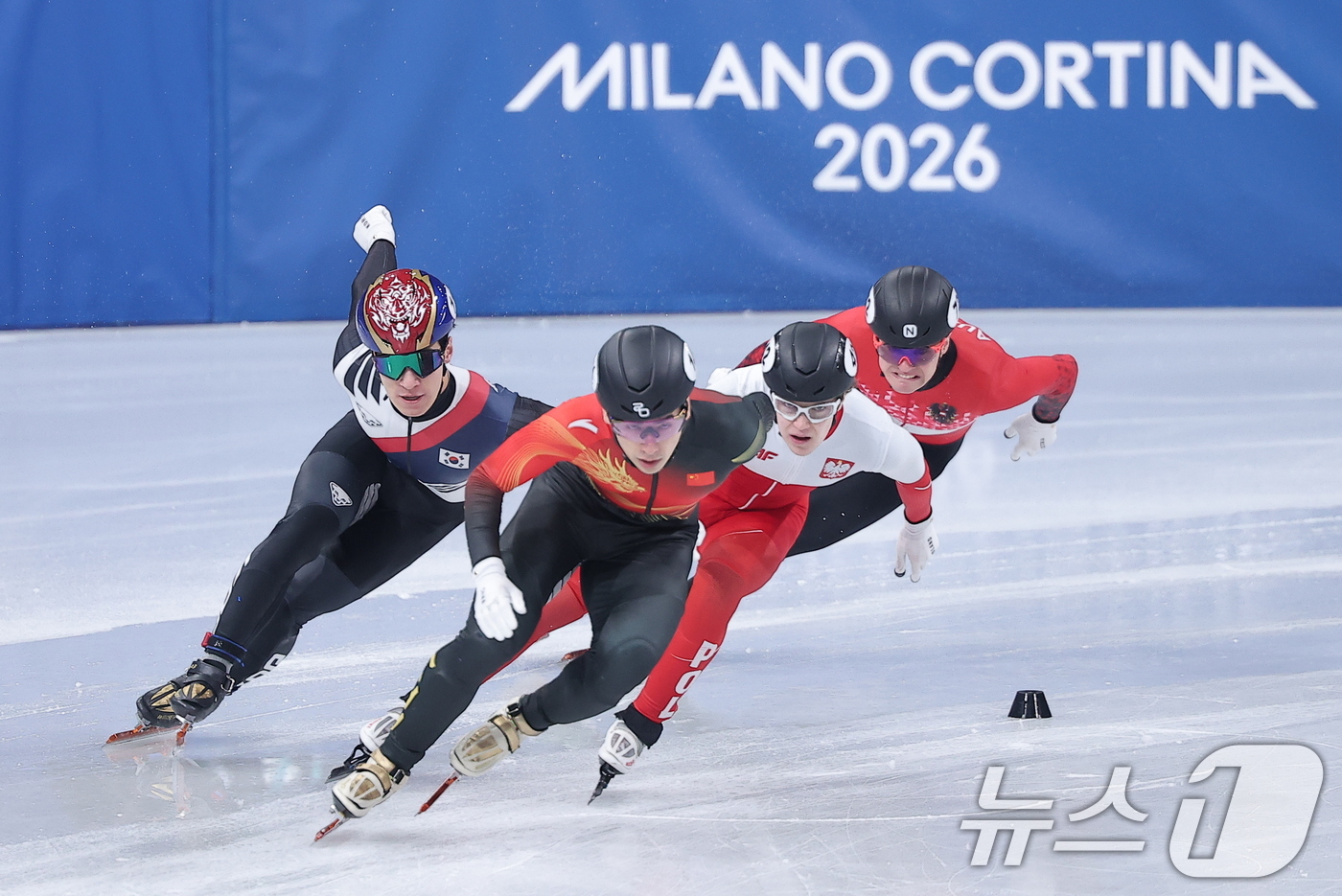 (밀라노=뉴스1) 김성진 기자 = 쇼트트랙 황대헌이 16일(현지시간) 이탈리아 밀라노 아이스스케이팅 아레나에서 열린 2026 밀라노·코르티나담페초 동계올림픽 쇼트트랙 남자 500m …