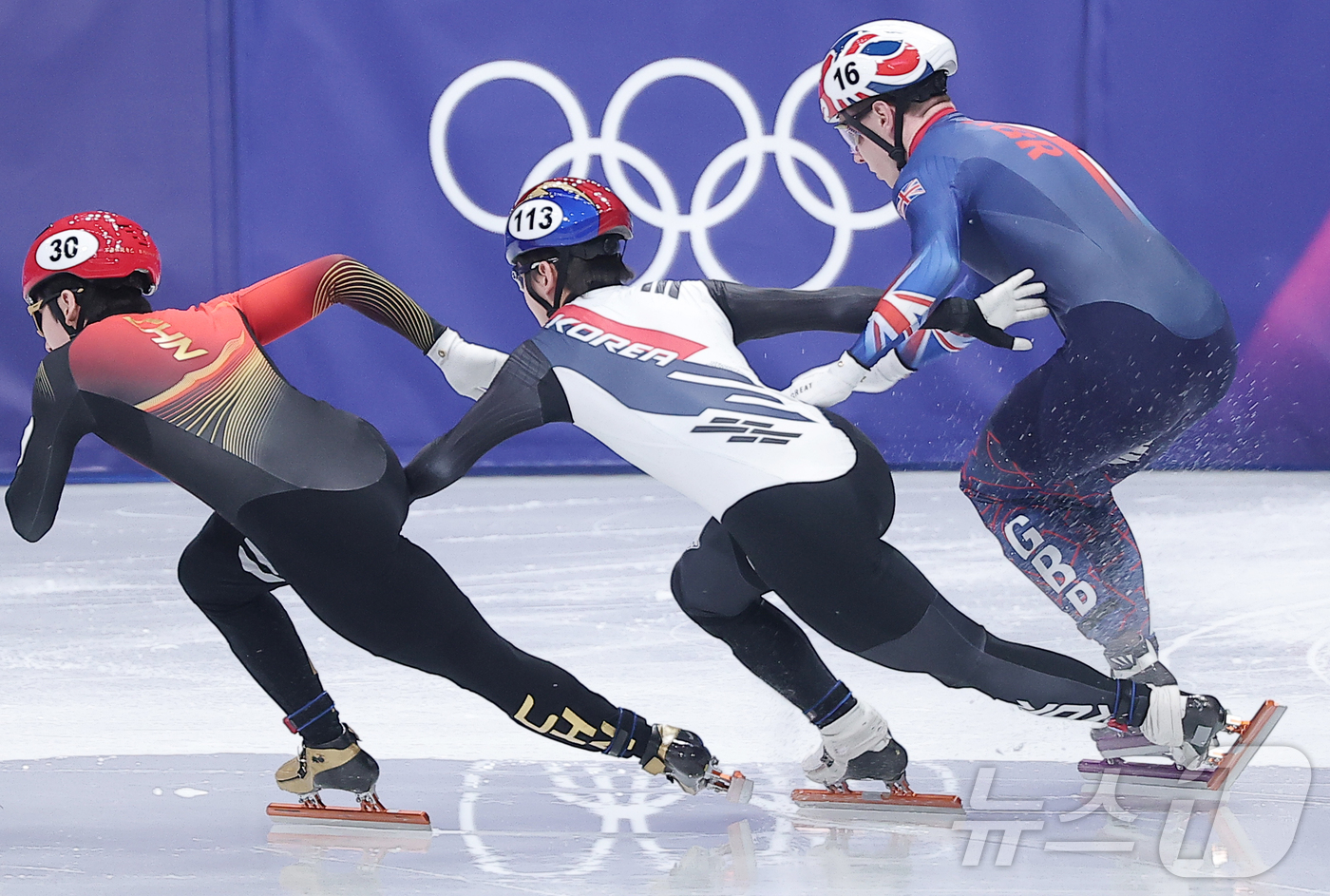 (밀라노=뉴스1) 김성진 기자 = 쇼트트랙 임종언이 16일(현지시간) 이탈리아 밀라노 아이스스케이팅 아레나에서 열린 2026 밀라노·코르티나담페초 동계올림픽 쇼트트랙 남자 500m …