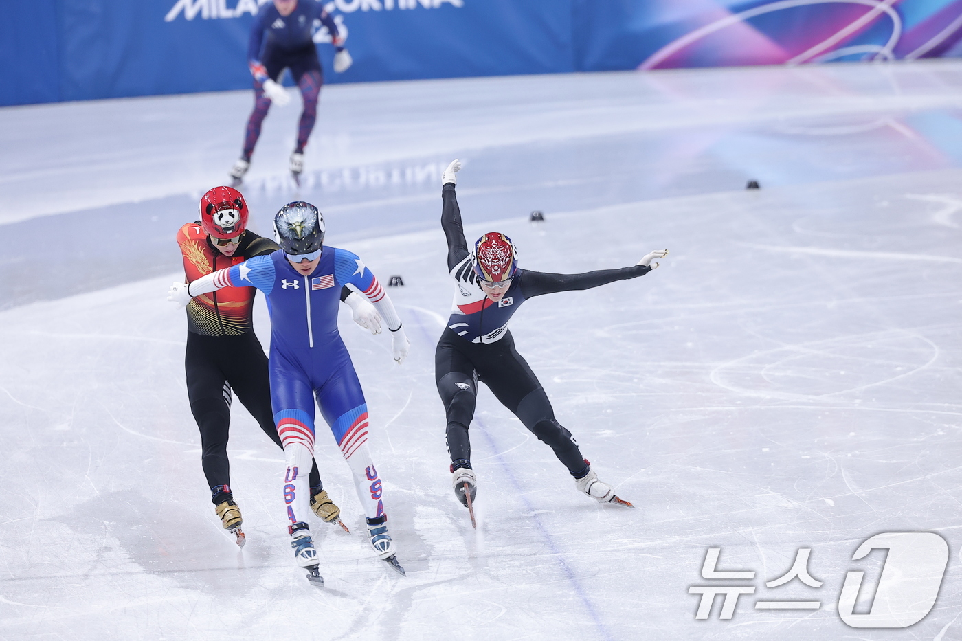 (밀라노=뉴스1) 김성진 기자 = 쇼트트랙 임종언이 16일(현지시간) 이탈리아 밀라노 아이스스케이팅 아레나에서 열린 2026 밀라노·코르티나담페초 동계올림픽 쇼트트랙 남자 500m …