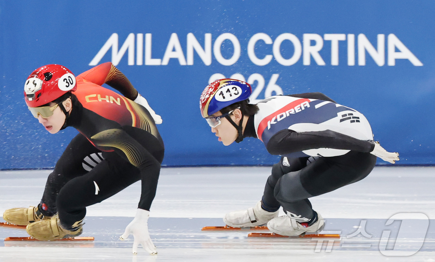 (밀라노=뉴스1) 김진환 기자 = 쇼트트랙 임종언이 16일(현지시간) 이탈리아 밀라노 아이스스케이팅 아레나에서 열린 2026 밀라노·코르티나담페초 동계올림픽 쇼트트랙 남자 500m …
