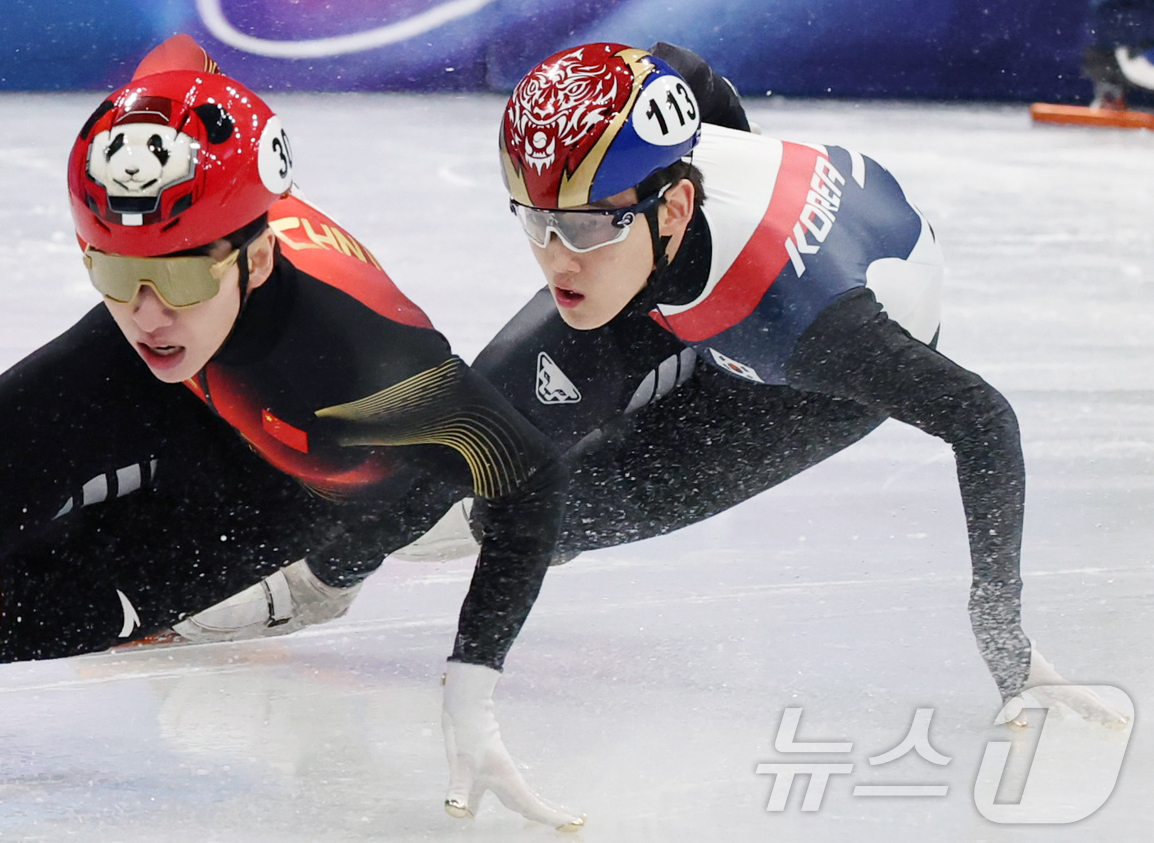 (밀라노=뉴스1) 김진환 기자 = 쇼트트랙 임종언이 16일(현지시간) 이탈리아 밀라노 아이스스케이팅 아레나에서 열린 2026 밀라노·코르티나담페초 동계올림픽 쇼트트랙 남자 500m …