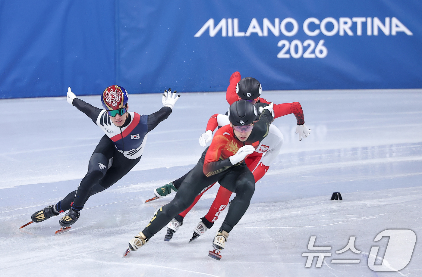 (밀라노=뉴스1) 김성진 기자 = 쇼트트랙 황대헌이 16일(현지시간) 이탈리아 밀라노 아이스스케이팅 아레나에서 열린 2026 밀라노·코르티나담페초 동계올림픽 쇼트트랙 남자 500m …