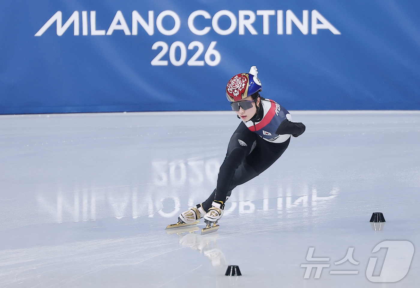 (밀라노=뉴스1) 김성진 기자 = 쇼트트랙 김길리가 16일(현지시간) 이탈리아 밀라노 아이스스케이팅 아레나에서 열린 2026 밀라노·코르티나담페초 동계올림픽 쇼트트랙 여자 1000 …