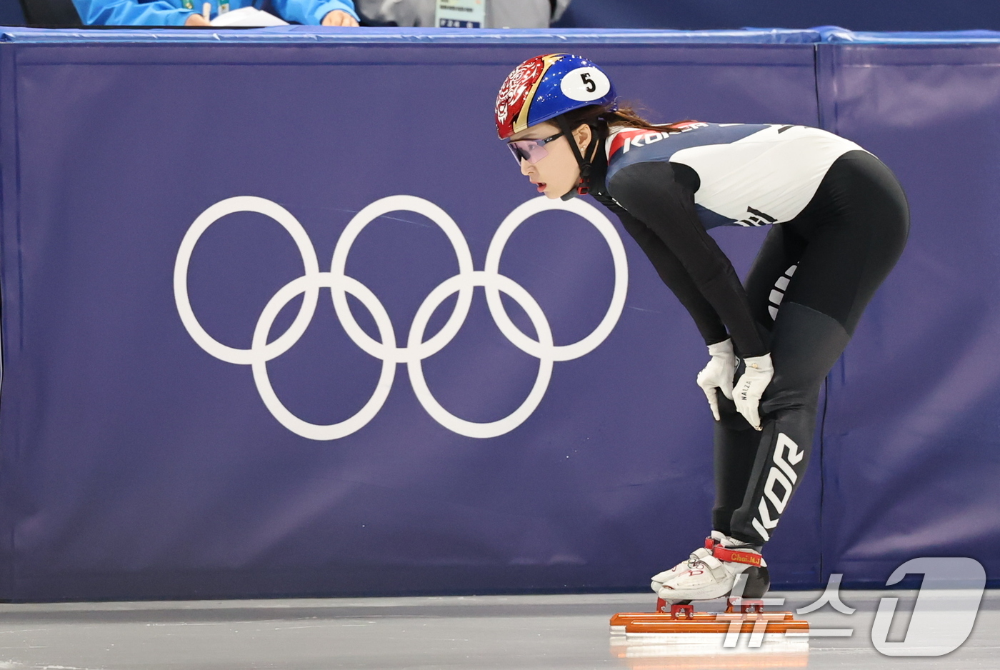 (밀라노=뉴스1) 김진환 기자 = 쇼트트랙 최민정이 16일(현지시간) 이탈리아 밀라노 아이스스케이팅 아레나에서 열린 2026 밀라노·코르티나담페초 동계올림픽 쇼트트랙 여자 1000 …