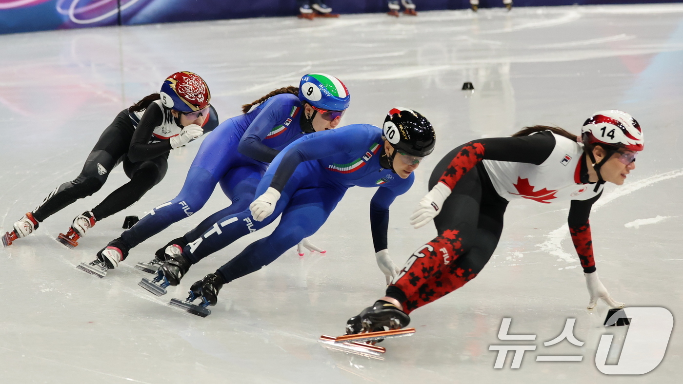 (밀라노=뉴스1) 김진환 기자 = 쇼트트랙 최민정이 16일(현지시간) 이탈리아 밀라노 아이스스케이팅 아레나에서 열린 2026 밀라노·코르티나담페초 동계올림픽 쇼트트랙 여자 1000 …