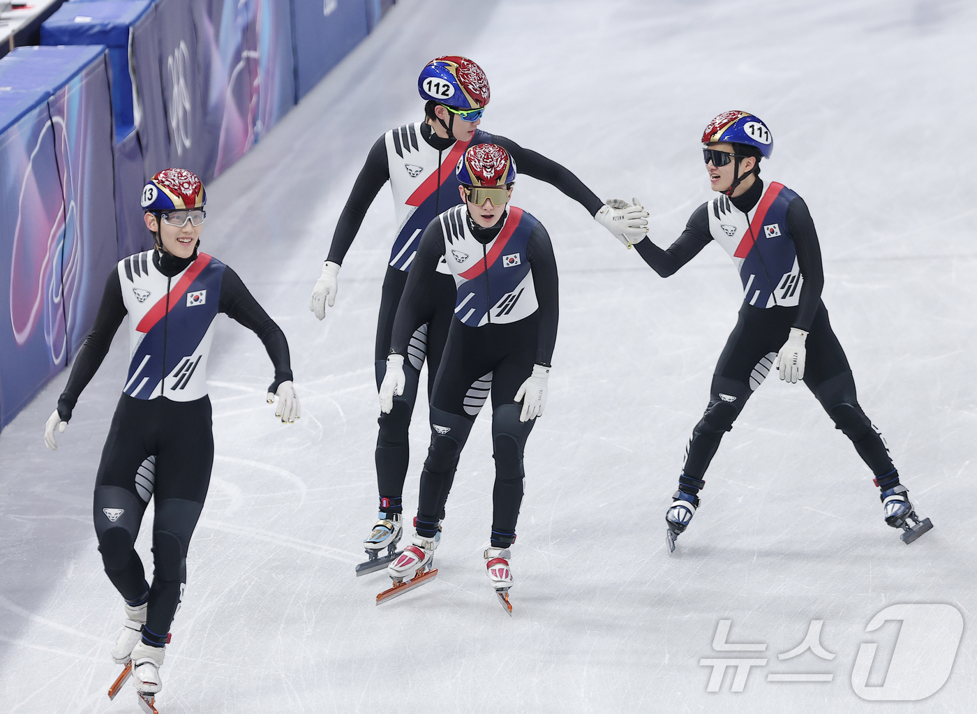 (밀라노=뉴스1) 김성진 기자 = 쇼트트랙 임종언, 신동민, 이준서, 이정민이 16일(현지시간) 이탈리아 밀라노 아이스스케이팅 아레나에서 열린 2026 밀라노·코르티나담페초 동계올 …