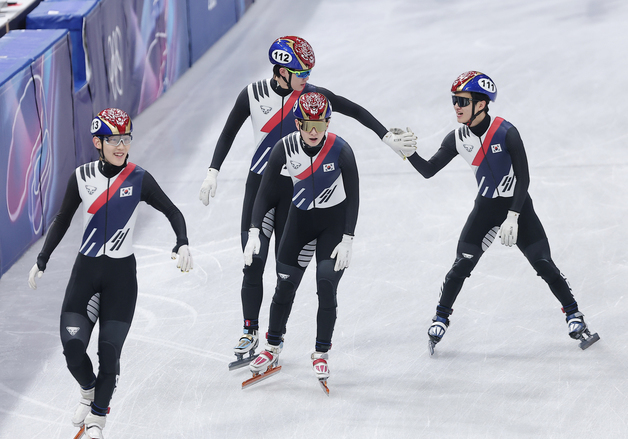 쇼트트랙 남자 5000m 계주 결승 진출