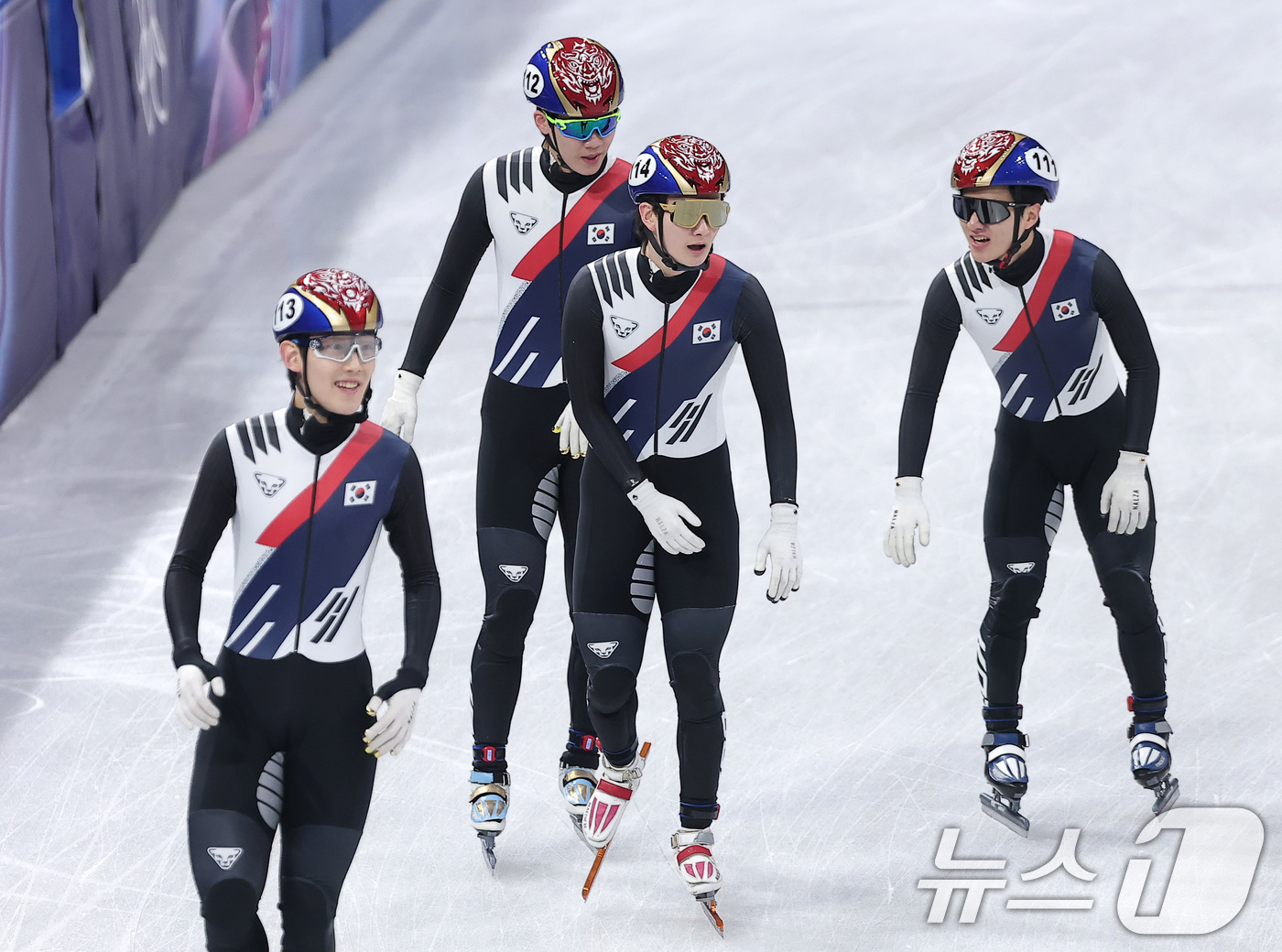 (밀라노=뉴스1) 김성진 기자 = 쇼트트랙 임종언(113), 이준서(112), 신동민(114), 이정민(111)이 16일(현지시간) 이탈리아 밀라노 아이스스케이팅 아레나에서 열린 …