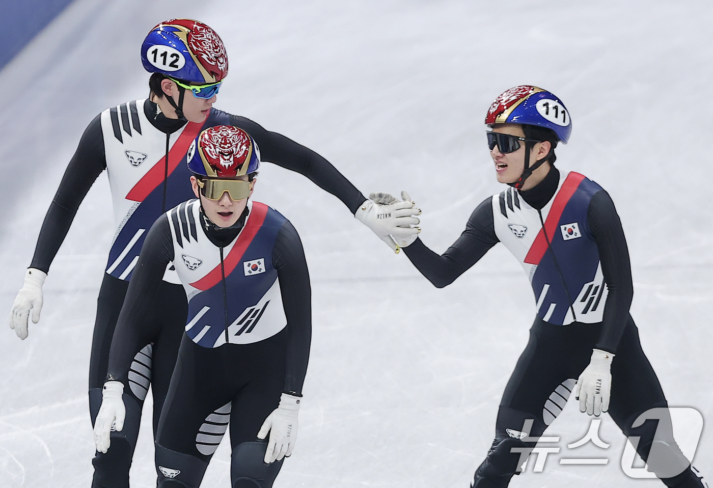 (밀라노=뉴스1) 김성진 기자 = 쇼트트랙 이정민(111)과 이준서(112)가 16일(현지시간) 이탈리아 밀라노 아이스스케이팅 아레나에서 열린 2026 밀라노·코르티나담페초 동계올 …