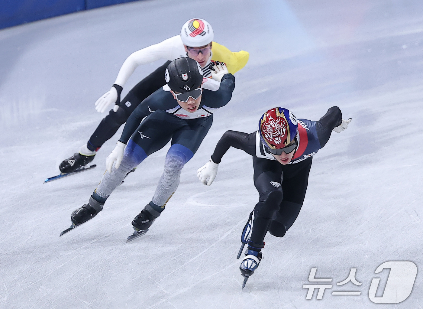 (밀라노=뉴스1) 김성진 기자 = 쇼트트랙 이정민이 16일(현지시간) 이탈리아 밀라노 아이스스케이팅 아레나에서 열린 2026 밀라노·코르티나담페초 동계올림픽 쇼트트랙 남자 5000 …