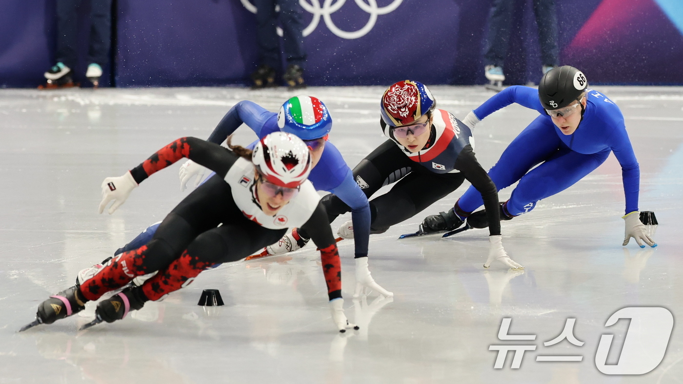 (밀라노=뉴스1) 김진환 기자 = 쇼트트랙 최민정이 16일(현지시간) 이탈리아 밀라노 아이스스케이팅 아레나에서 열린 2026 밀라노·코르티나담페초 동계올림픽 쇼트트랙 여자 1000 …