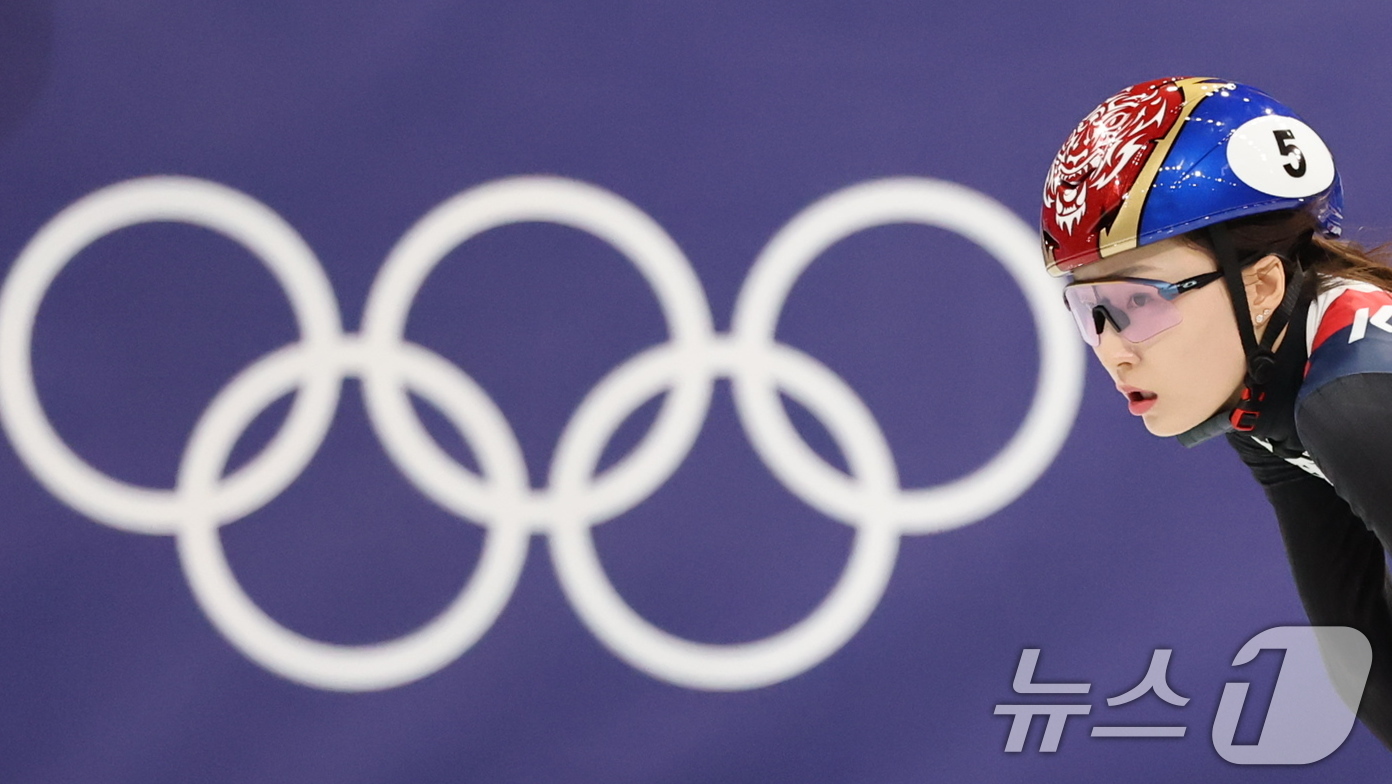 (밀라노=뉴스1) 김진환 기자 = 쇼트트랙 최민정이 16일(현지시간) 이탈리아 밀라노 아이스스케이팅 아레나에서 열린 2026 밀라노·코르티나담페초 동계올림픽 쇼트트랙 여자 1000 …