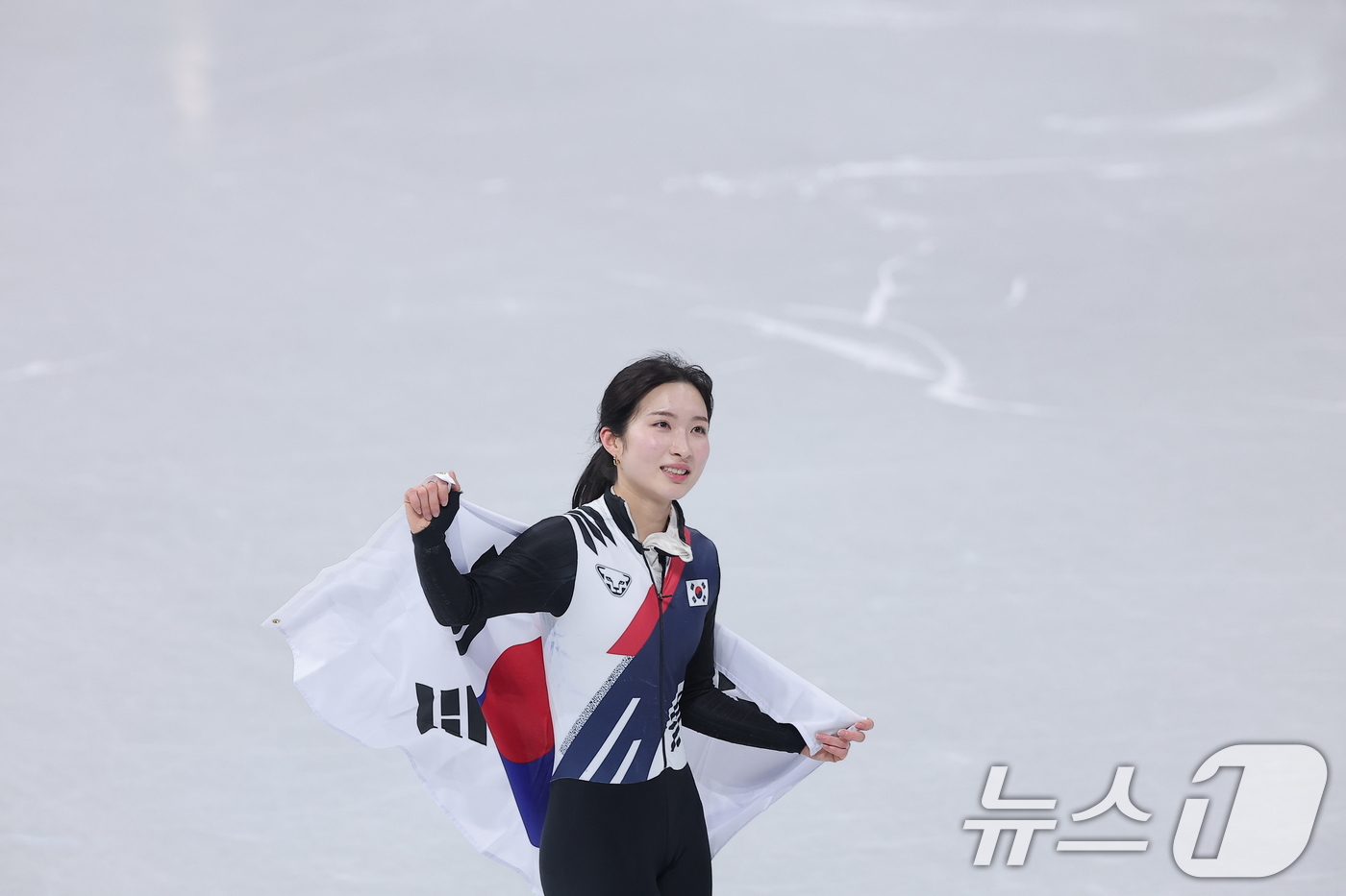 (밀라노=뉴스1) 김성진 기자 = 김길리가 16일(현지시간) 이탈리아 밀라노 아이스스케이팅 아레나에서 열린 2026 밀라노·코르티나담페초 동계올림픽 쇼트트랙 여자 1000m 결승에 …