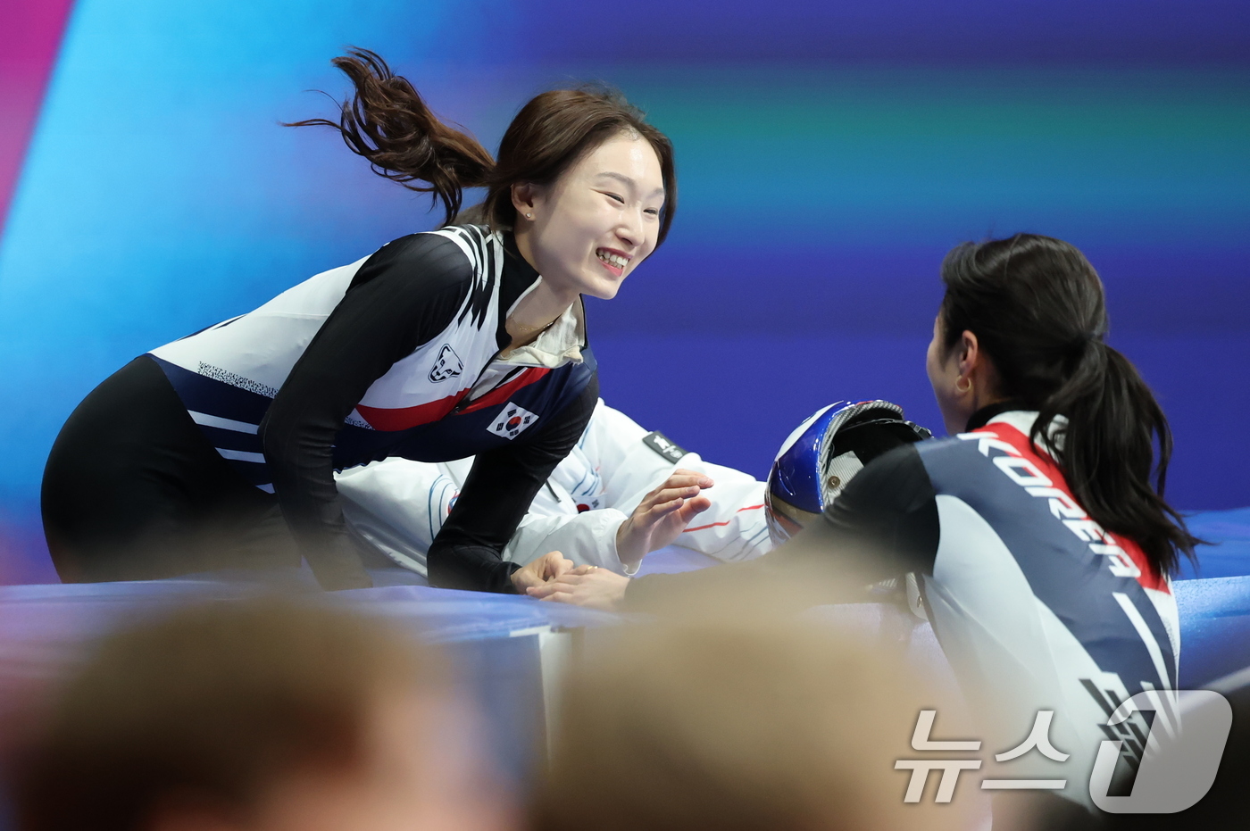 (밀라노=뉴스1) 김진환 기자 = 김길리가 16일(현지시간) 이탈리아 밀라노 아이스스케이팅 아레나에서 열린 2026 밀라노·코르티나담페초 동계올림픽 쇼트트랙 여자 1000m 결승에 …