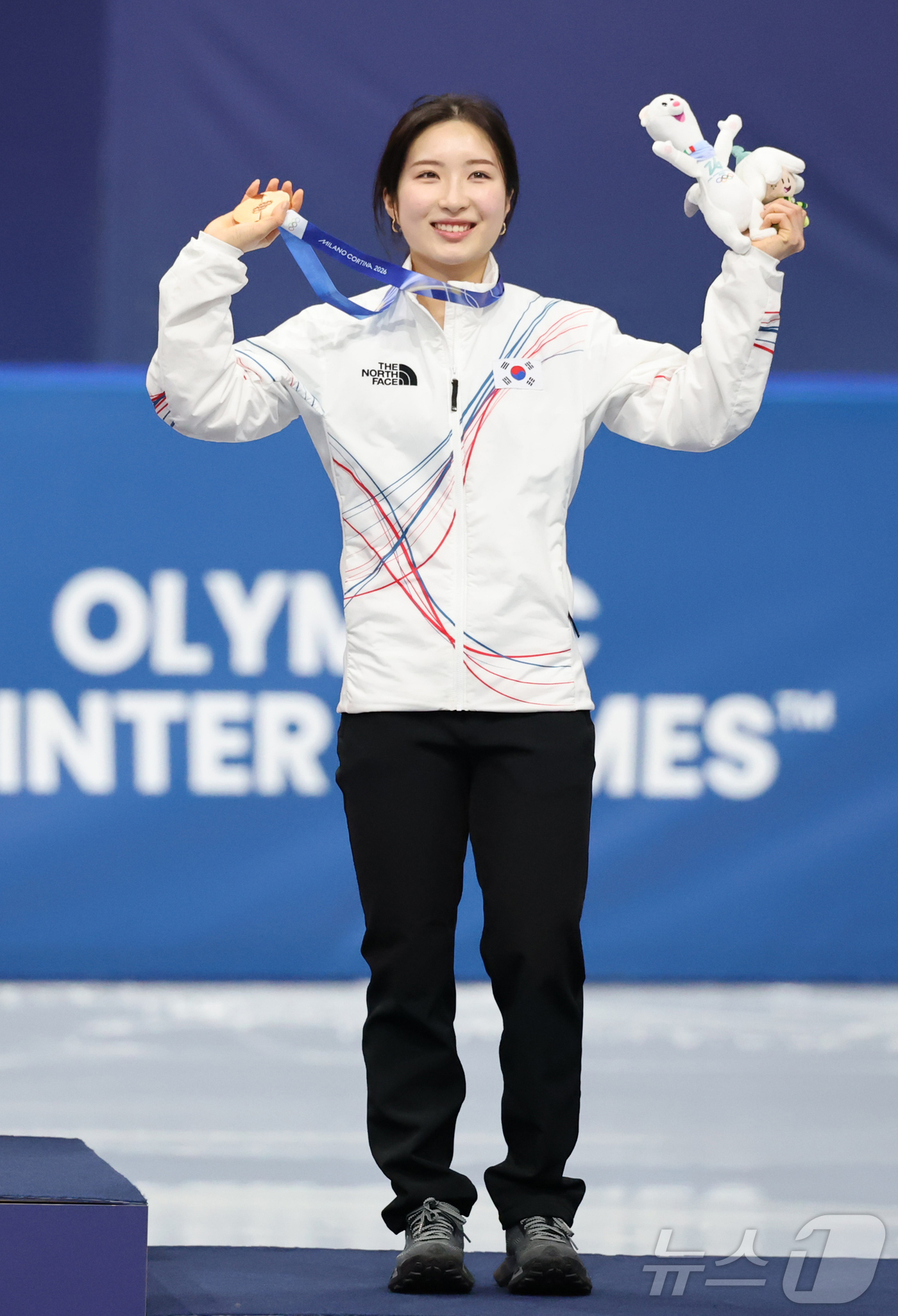 (밀라노=뉴스1) 김진환 기자 = 쇼트트랙 김길리가 16일(현지시간) 이탈리아 밀라노 아이스스케이팅 아레나에서 열린 2026 밀라노·코르티나담페초 동계올림픽 쇼트트랙 여자 1000 …