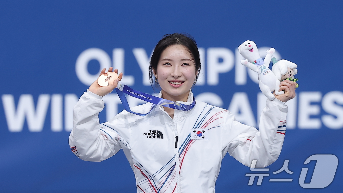 (밀라노=뉴스1) 김성진 기자 = 쇼트트랙 김길리가 16일(현지시간) 이탈리아 밀라노 아이스스케이팅 아레나에서 열린 2026 밀라노·코르티나담페초 동계올림픽 쇼트트랙 여자 1000 …