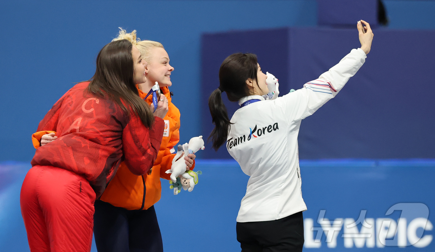 (밀라노=뉴스1) 김진환 기자 = 쇼트트랙 김길리가 16일(현지시간) 이탈리아 밀라노 아이스스케이팅 아레나에서 열린 2026 밀라노·코르티나담페초 동계올림픽 쇼트트랙 여자 1000 …