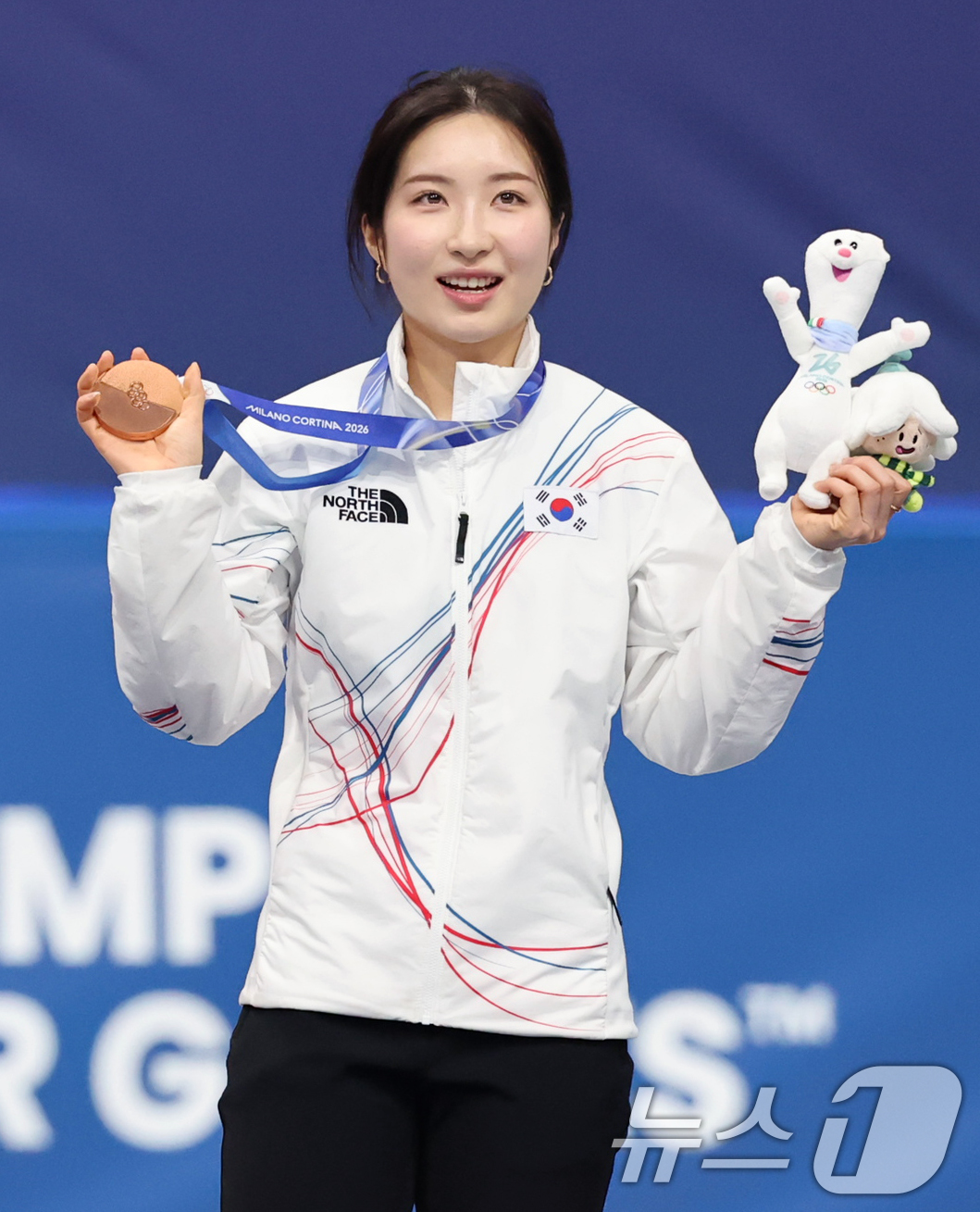 (밀라노=뉴스1) 김진환 기자 = 쇼트트랙 김길리가 16일(현지시간) 이탈리아 밀라노 아이스스케이팅 아레나에서 열린 2026 밀라노·코르티나담페초 동계올림픽 쇼트트랙 여자 1000 …