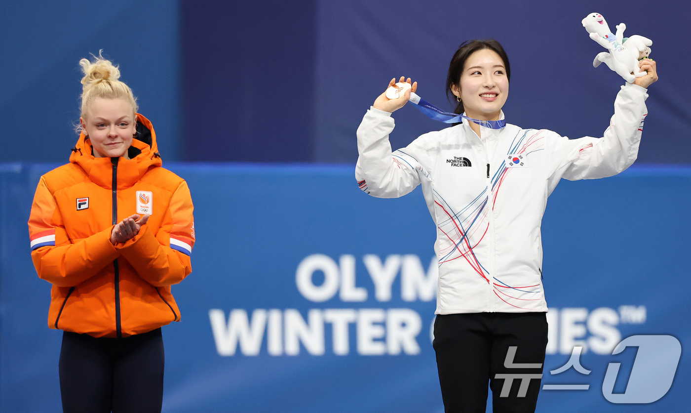 (밀라노=뉴스1) 김진환 기자 = 쇼트트랙 김길리가 16일(현지시간) 이탈리아 밀라노 아이스스케이팅 아레나에서 열린 2026 밀라노·코르티나담페초 동계올림픽 쇼트트랙 여자 1000 …