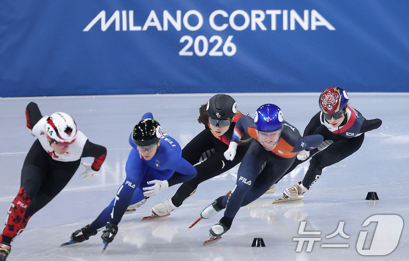 (밀라노=뉴스1) 김성진 기자 = 쇼트트랙 김길리가 16일(현지시간) 이탈리아 밀라노 아이스스케이팅 아레나에서 열린 2026 밀라노·코르티나담페초 동계올림픽 쇼트트랙 여자 1000 …