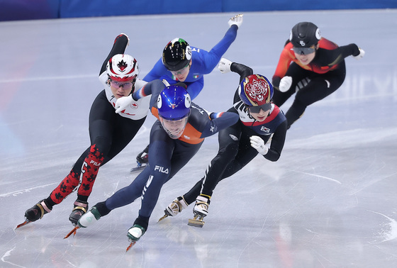 인코스 노리는 김길리