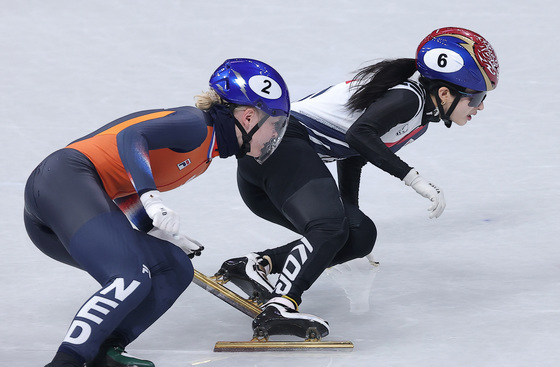 인코스 진입하는 김길리