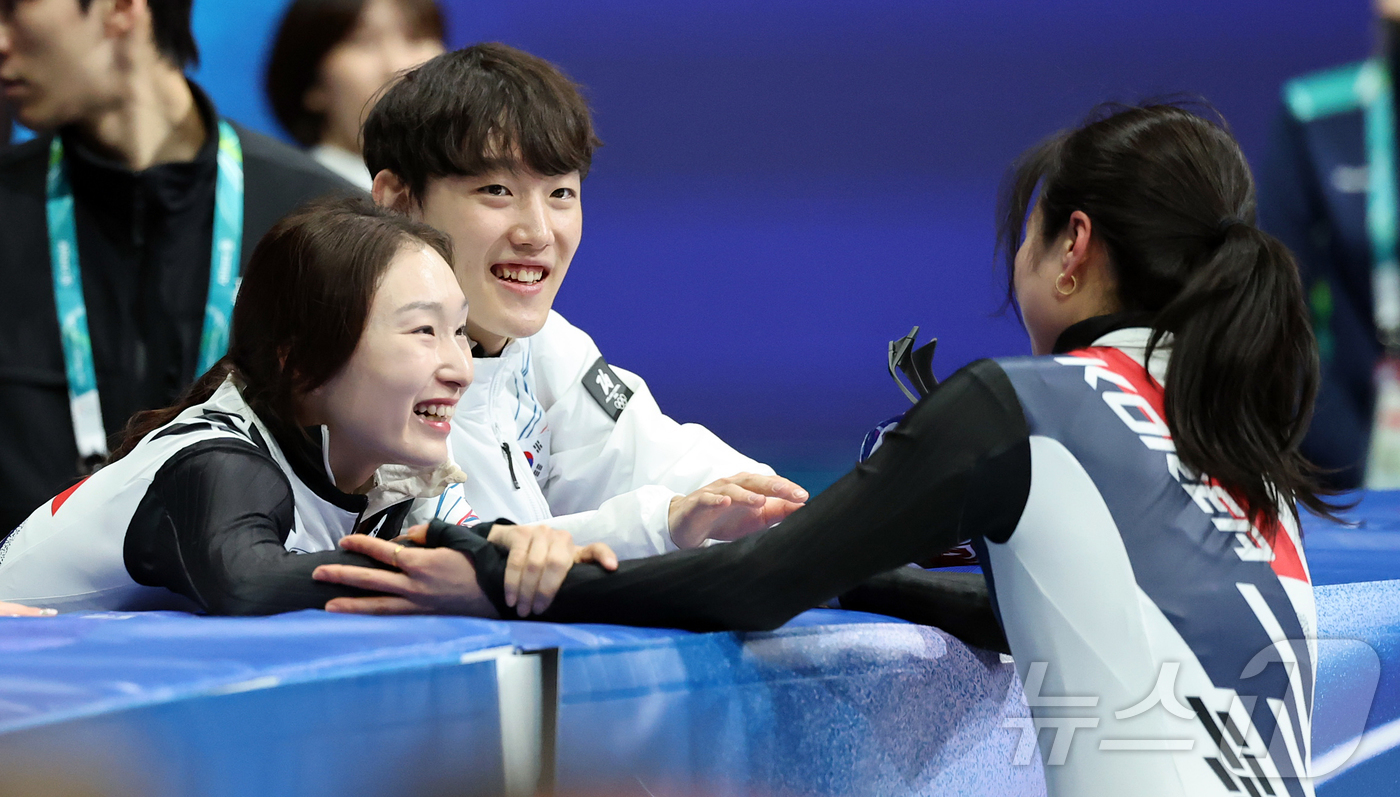 (밀라노=뉴스1) 김진환 기자 = 쇼트트랙 최민정이 16일(현지시간) 이탈리아 밀라노 아이스스케이팅 아레나에서 열린 2026 밀라노·코르티나담페초 동계올림픽 쇼트트랙 여자 1000 …