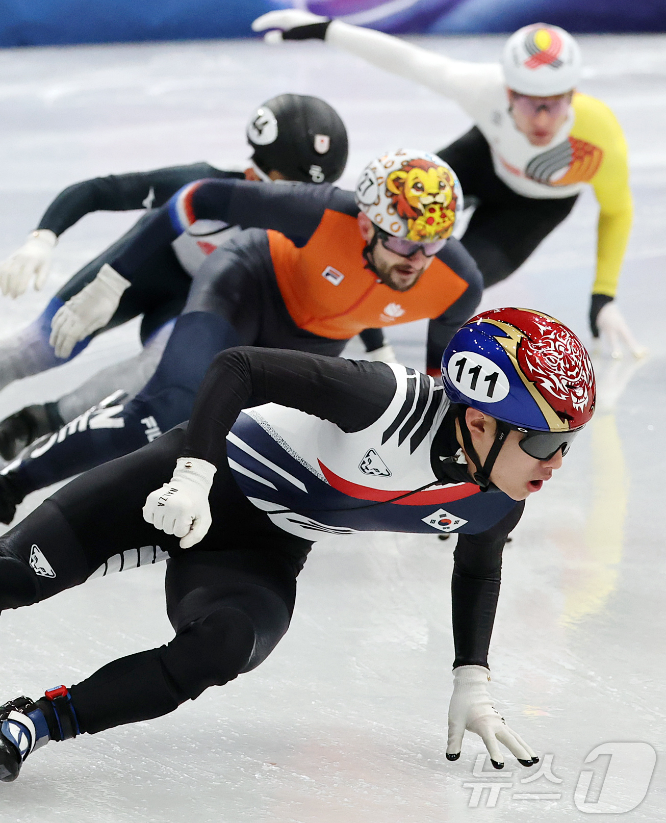 (밀라노=뉴스1) 김진환 기자 = 쇼트트랙 이정민이 16일(현지시간) 이탈리아 밀라노 아이스스케이팅 아레나에서 열린 2026 밀라노·코르티나담페초 동계올림픽 쇼트트랙 남자 5000 …