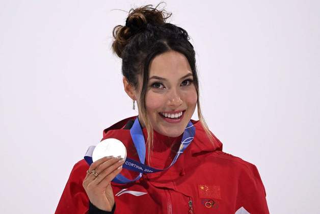 中 구아이링, 프리스키 여자 빅에어 銀…2연패 무산 [올림픽]