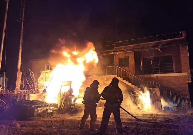 홍천 어린이집 창고 화재…거주자 4명 대피