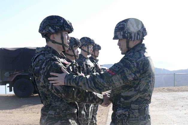해병대사령관, 서해 NLL 최전방 시찰…설 연휴 장병 격려
