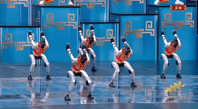 공중제비부터 배우와 연기까지…中 갈라쇼 등장 로봇 회사만 4곳