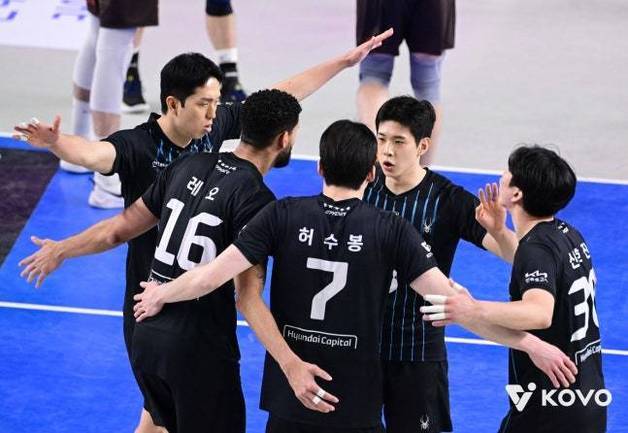 높이의 현대캐피탈, 삼성화재 완파…3연승, 선두 질주