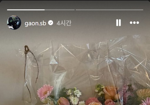 "금메달 축하해요" 신동빈 꽃다발에 최가온 "감사해요"[올림픽]