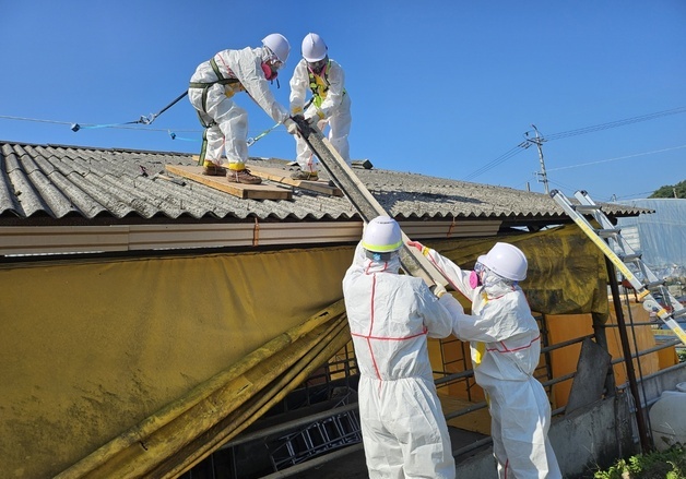 '낡은 지붕 수리비 지원'…무주군, 슬레이트 처리·지붕개량 사업 추진