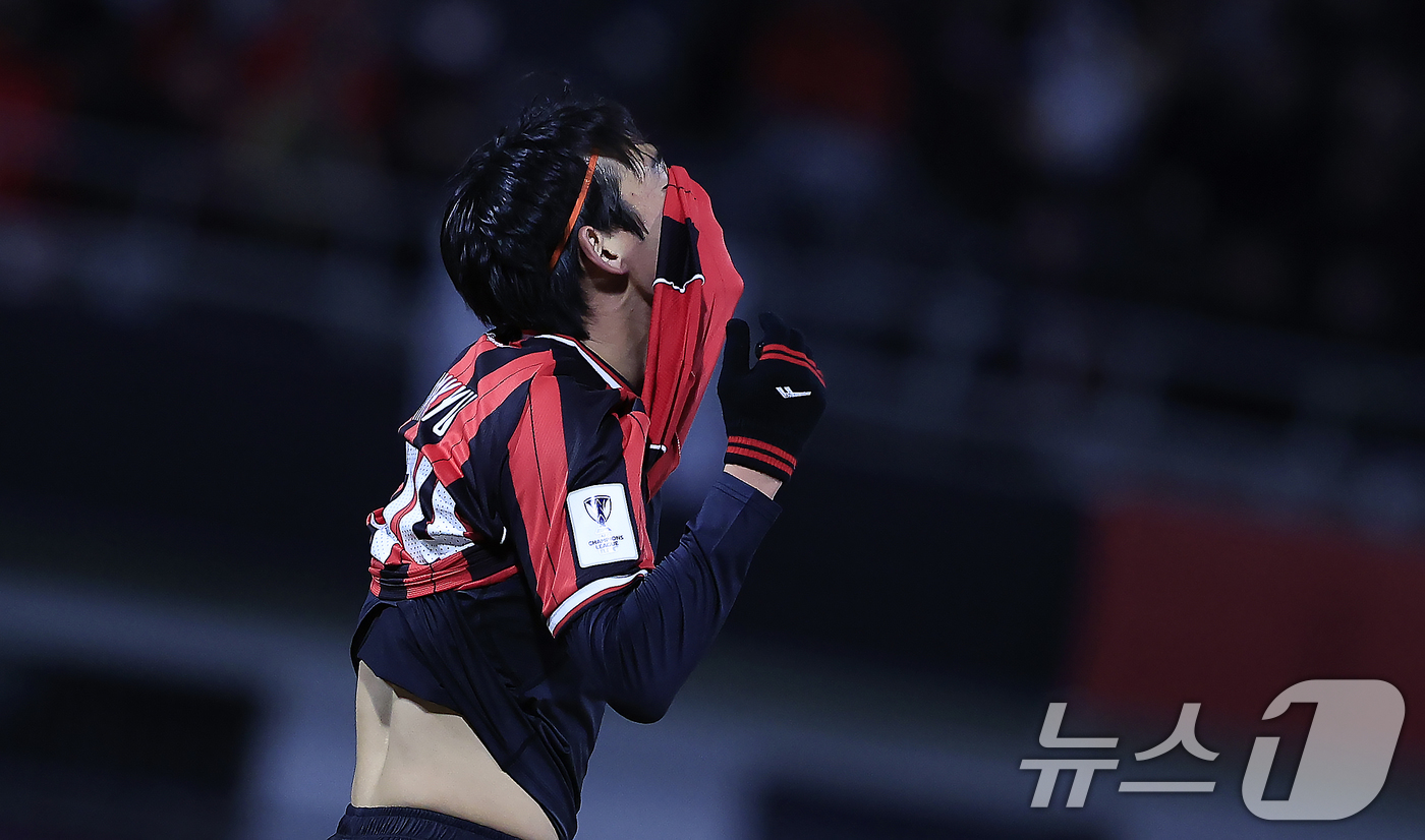 (서울=뉴스1) 박정호 기자 = 17일 오후 서울시 양천구 목동종합운동장에서 열린 AFC 챔피언스리그 엘리트(ACLE) 2025/26 리그 스테이지 8차전 FC서울과 산프레체 히로 …