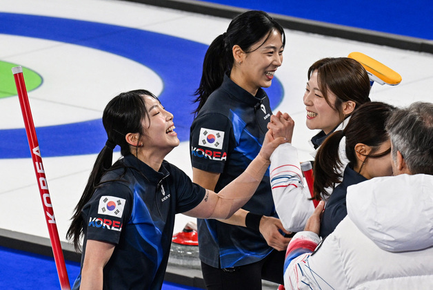 여자 컬링, 4강 진출 분수령…'난적' 스웨덴·캐나다 넘어라[올림픽]