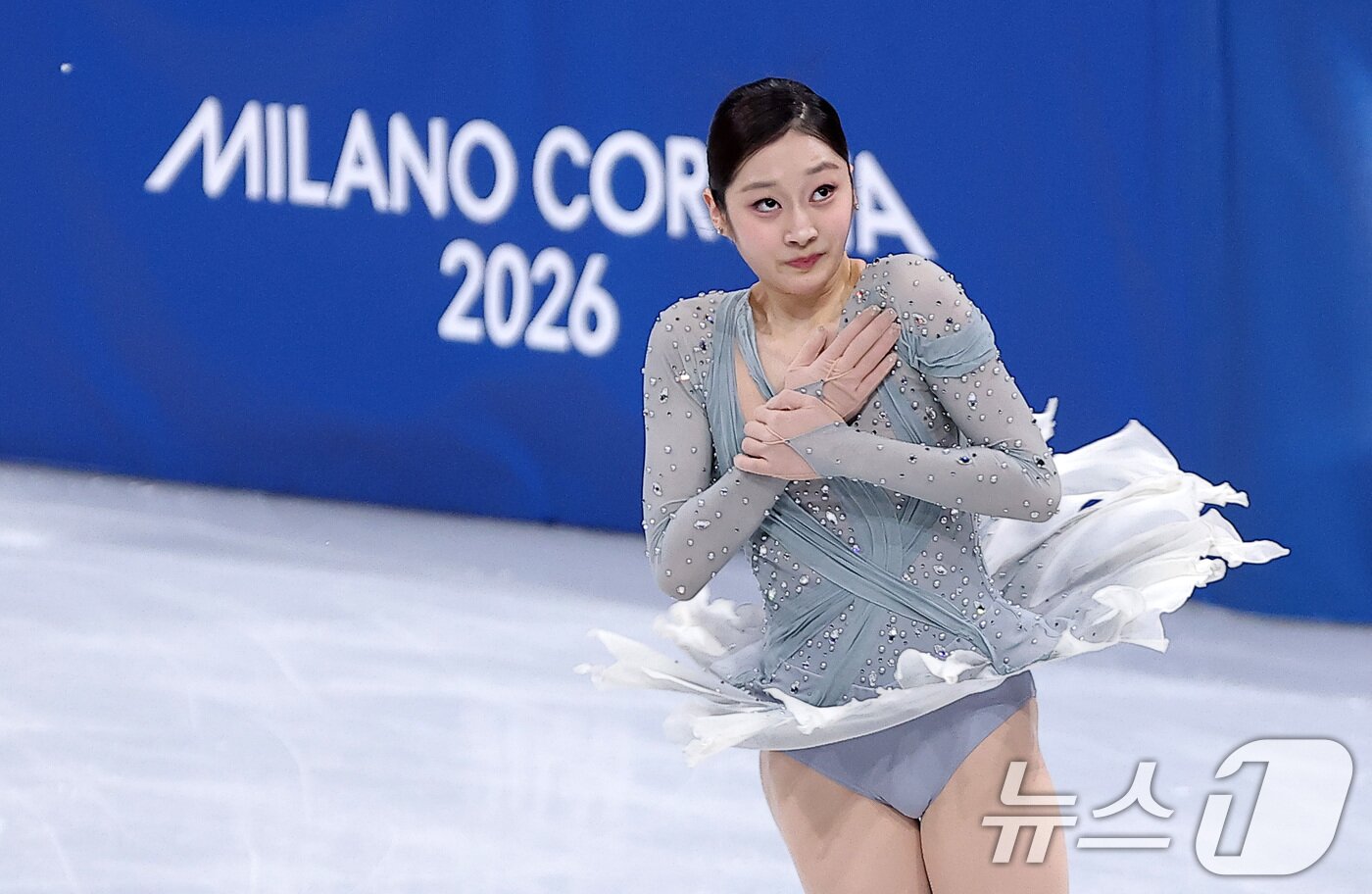 본문 이미지 - 피겨 신지아가 17일(현지시간) 이탈리아 밀라노 아이스스케이팅 아레나에서 열린 2026 밀라노·코르티나담페초 동계올림픽 피겨 스케이팅 여자 싱글 쇼트 프로그램에서 연기를 펼치고 있다. 2026.2.18 ⓒ 뉴스1 김성진 기자