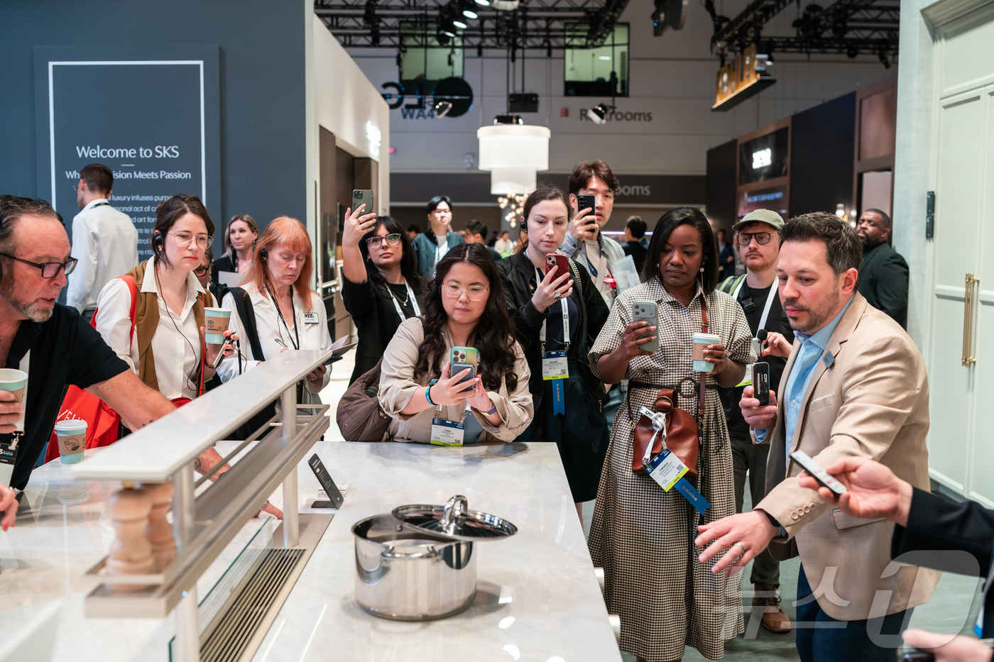 (서울=뉴스1) = LG전자가 현지시간 17일부터 19일까지 美 올랜도에서 열리는 북미 최대 주방·욕실 전시회 ‘KBIS 2026’에 참가해 주택과 고객의 일상을 바꾸는 맞춤형 프 …