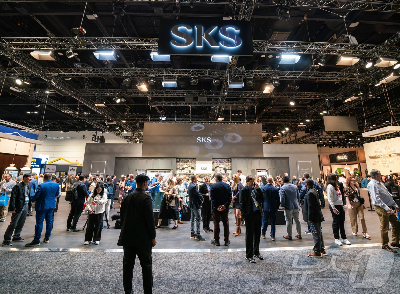 (서울=뉴스1) = LG전자가 현지시간 17일부터 19일까지 美 올랜도에서 열리는 북미 최대 주방·욕실 전시회 ‘KBIS 2026’에 참가해 주택과 고객의 일상을 바꾸는 맞춤형 프 …