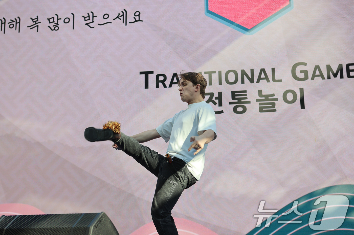 (서울=뉴스1) = 대한체육회(회장 유승민)가 설 명절을 맞아 17일(현지시간) 이탈리아 밀라노의 빌라 네키 캄필리오(Villa Necchi Campiglio)에서 운영 중인 코리 …