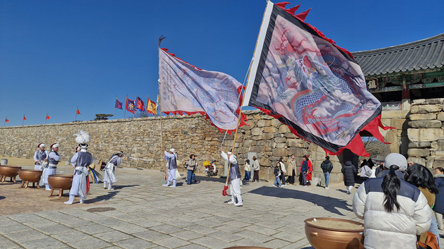 서산해미읍성 설 연휴 북적…전통 세시풍속 체험에 귀성객 '발길'