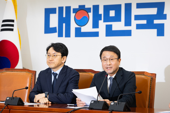 여야 필리버스터 대치 전운…與, 사법개혁 이달 내 처리 정조준