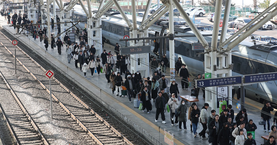 고향을 뒤로하고 일상으로 향하는 발걸음