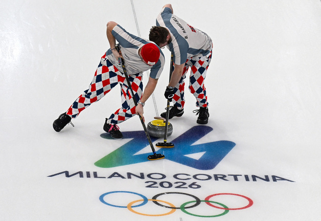 노르웨이 컬링팀 '빨강·흰색·파랑 패턴' 눈에 확 띄는 바지 왜?