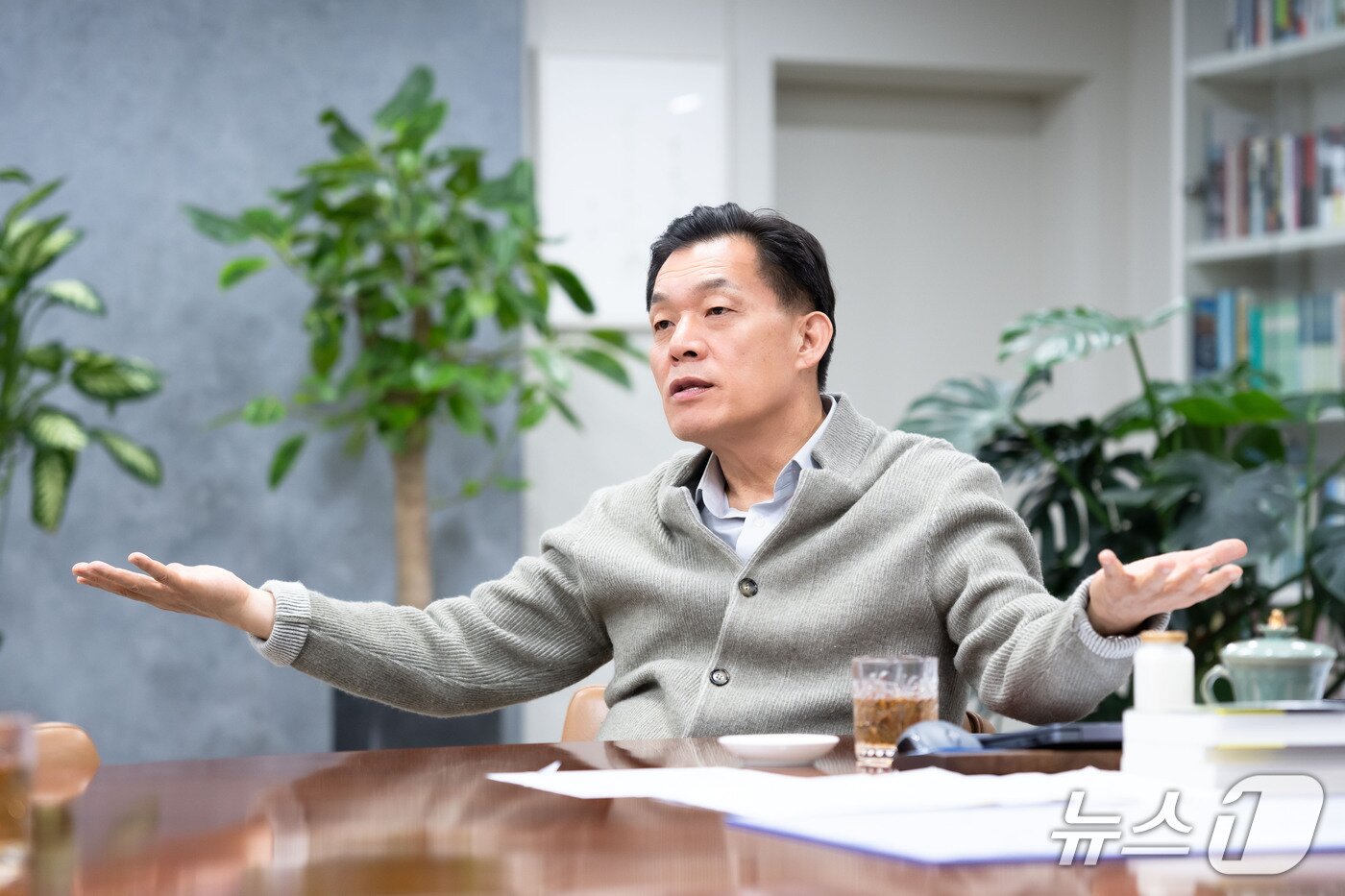 본문 이미지 - 이재준 경기 수원시장이 지난 13일 시청 집무실에서 뉴스1과 인터뷰를 진행하고 있다. (수원시 제공. 재판매 및 DB 금지) 2026.2.18/뉴스1 ⓒ 뉴스1 