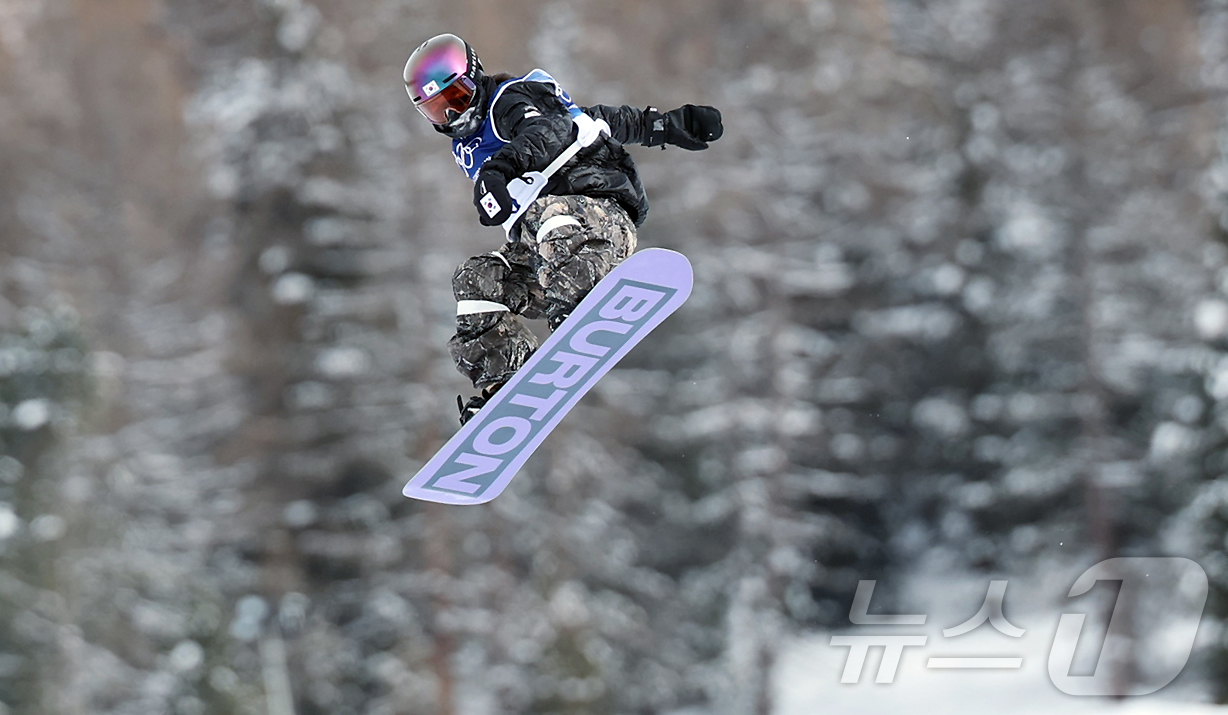 (리비뇨=뉴스1) 김진환 기자 = 스노보드 유승은이 18일(현지시간) 이탈리아 리비뇨 스노파크에서 열린 2026 밀라노·코르티나담페초 동계올림픽 스노보드 여자 슬로프스타일 결선에 …