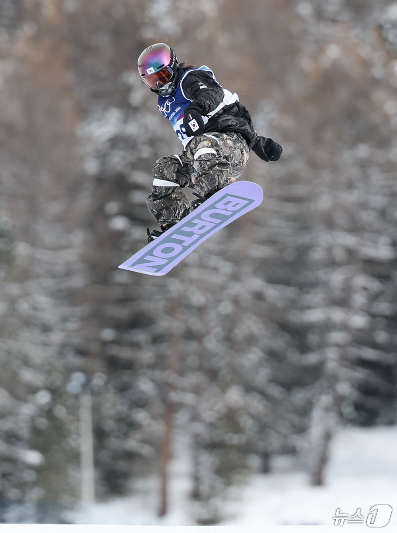 (밀라노=뉴스1) 김진환 기자 = 스노보드 유승은이 18일(현지시간) 이탈리아 리비뇨 스노파크에서 열린 2026 밀라노·코르티나담페초 동계올림픽 스노보드 여자 슬로프스타일 결선에 …